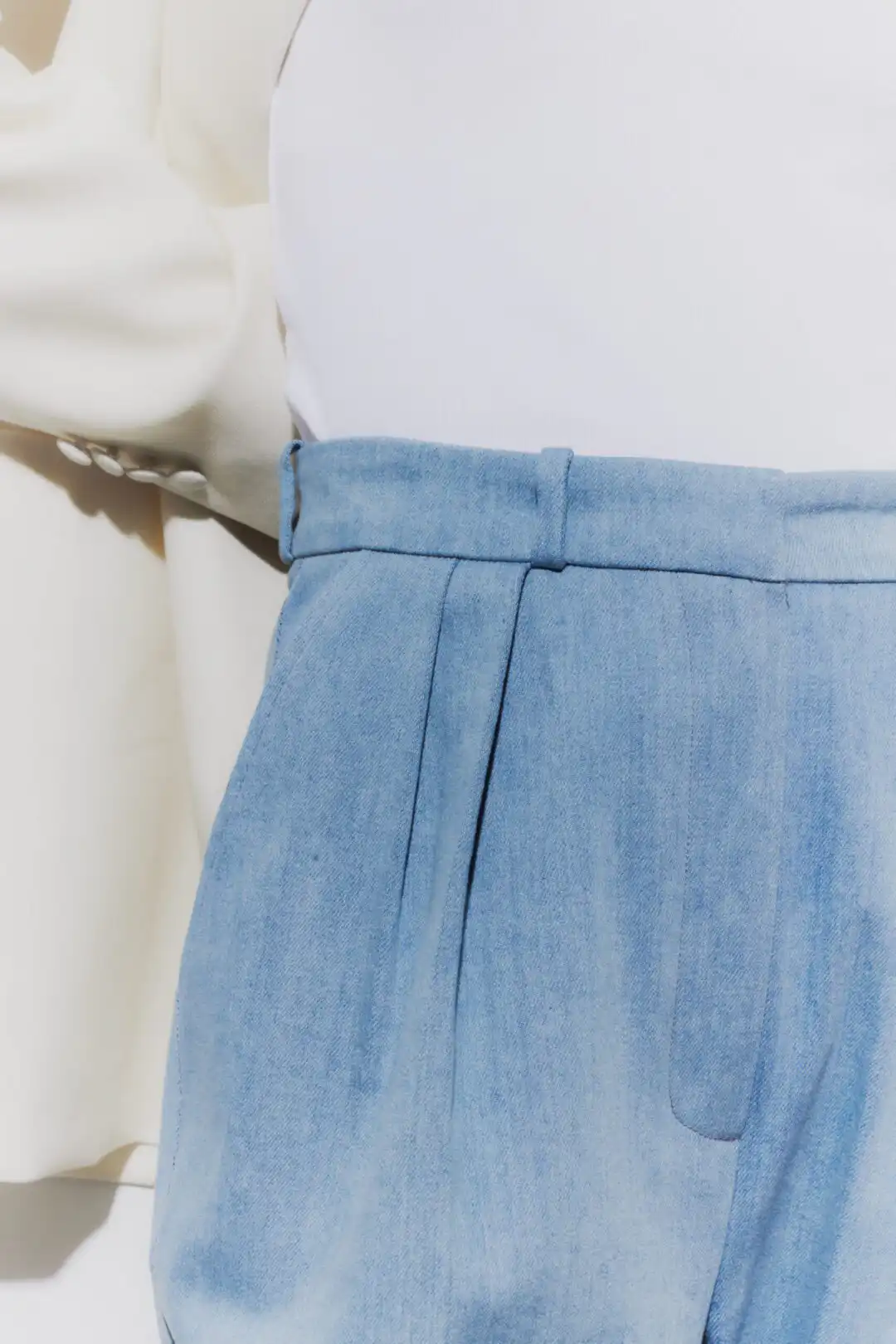 Light blue high-waisted denim trousers - Image 3