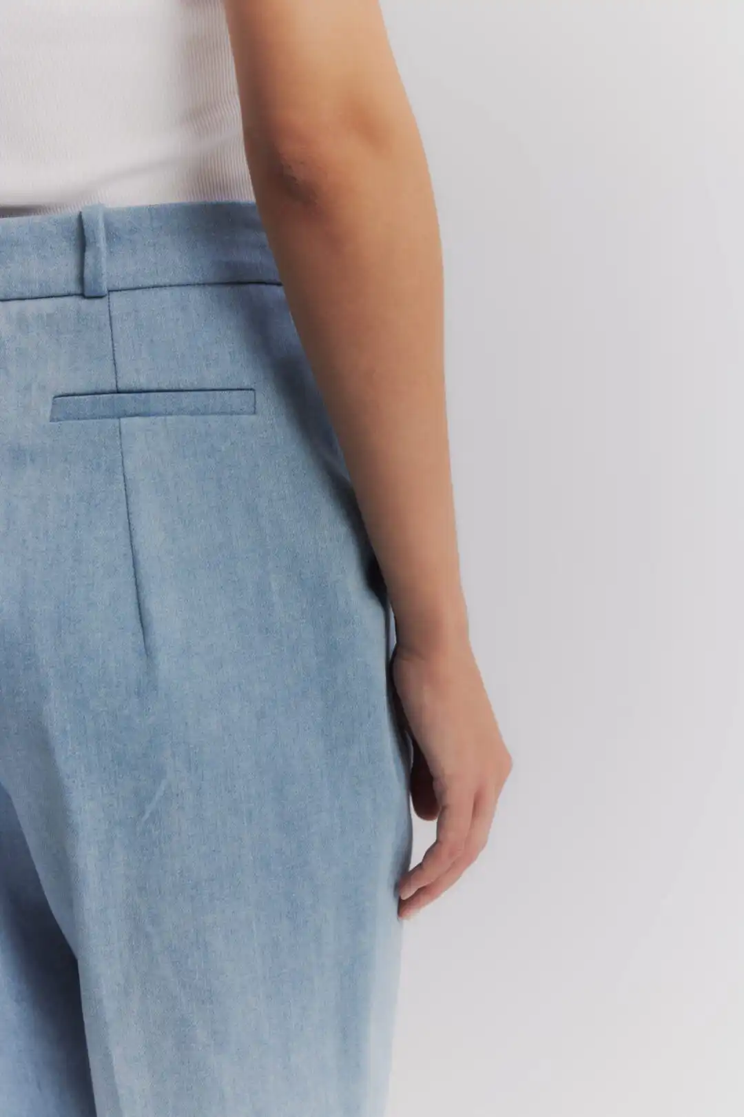Light blue high-waisted denim trousers - Image 5