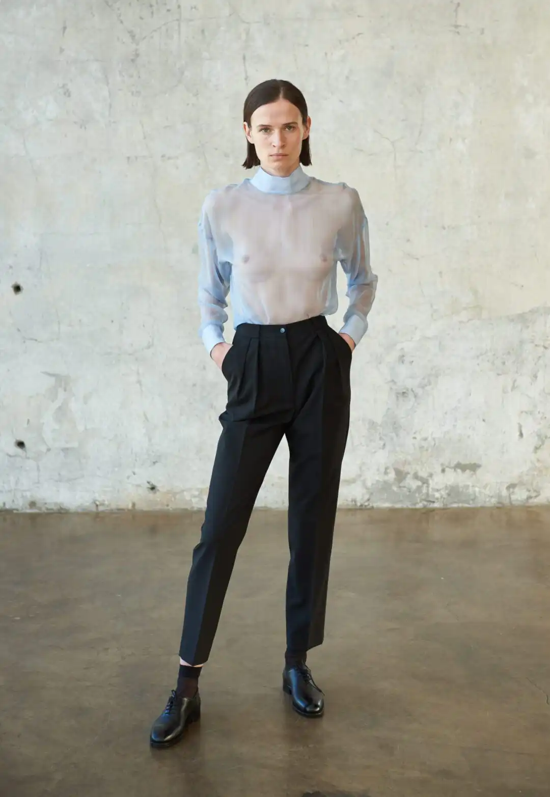 Black women’s high-waisted trousers with pleats - Image 6