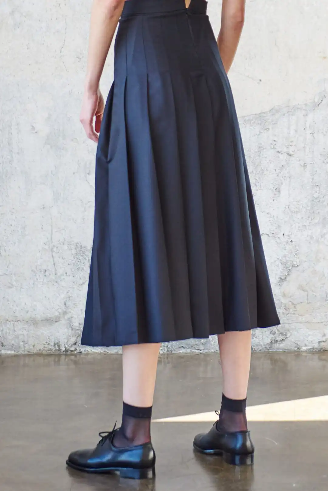 Black wool PLEATED skirt - Image 3