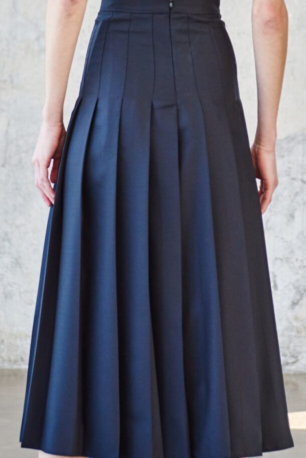 Black wool PLEATED skirt