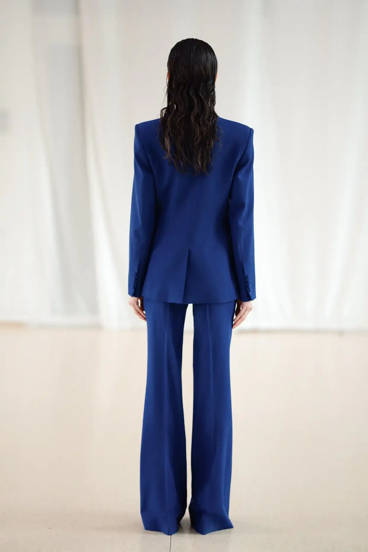 Tailored wool Fussetka blazer in indigo (blue) - Image 2